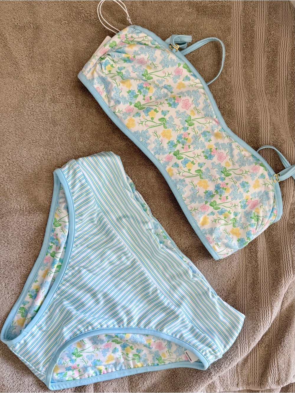 Hadley’s Bungalow Light Blue Floral Reversible Bikini Set, Large